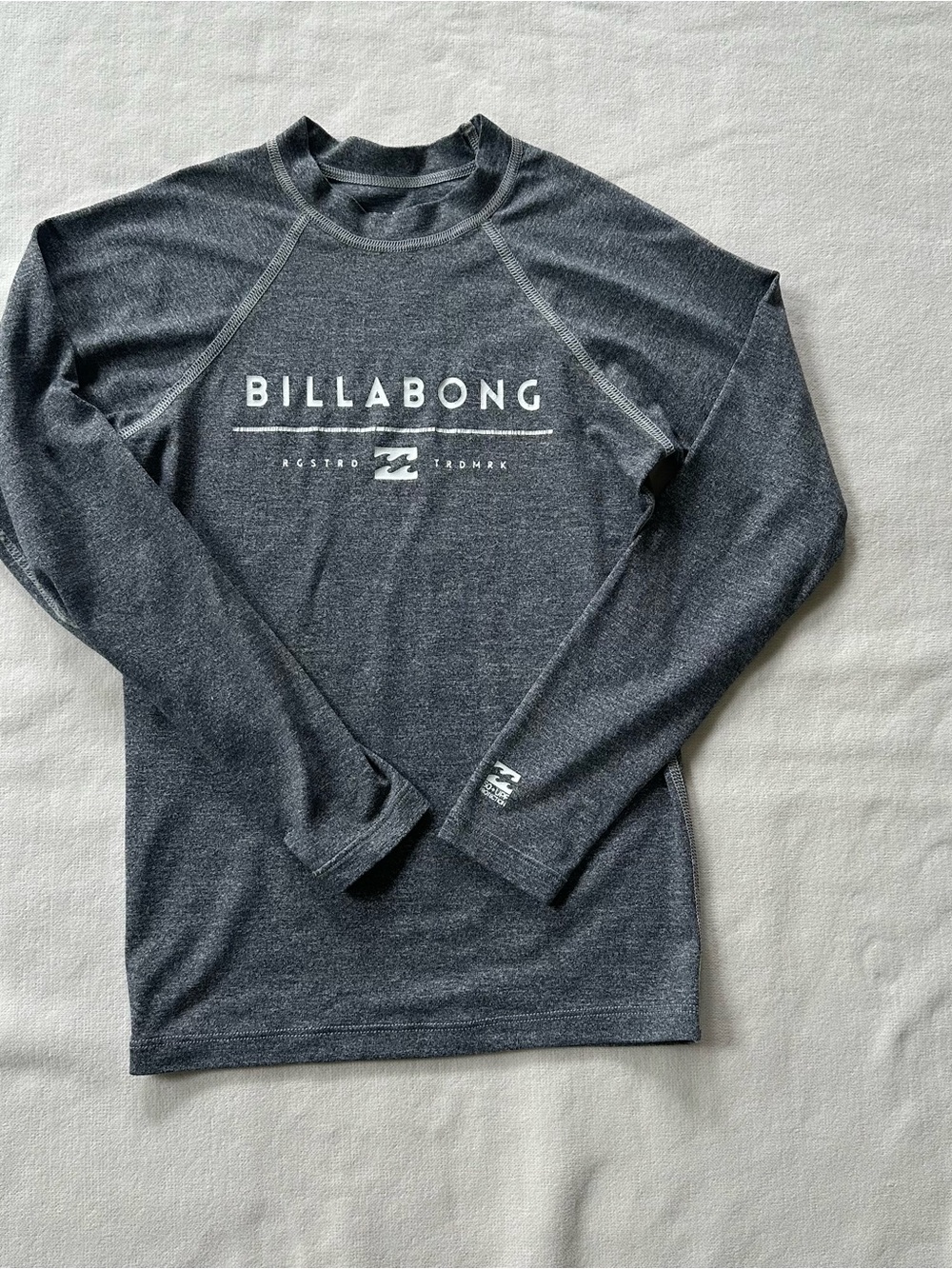 Billabong Boys Heather Gray Long Sleeve Top/Rash-guard size 12 UVA/UVB